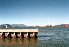 1995 - USA 009 (Alcatraz vu de Pier 39)